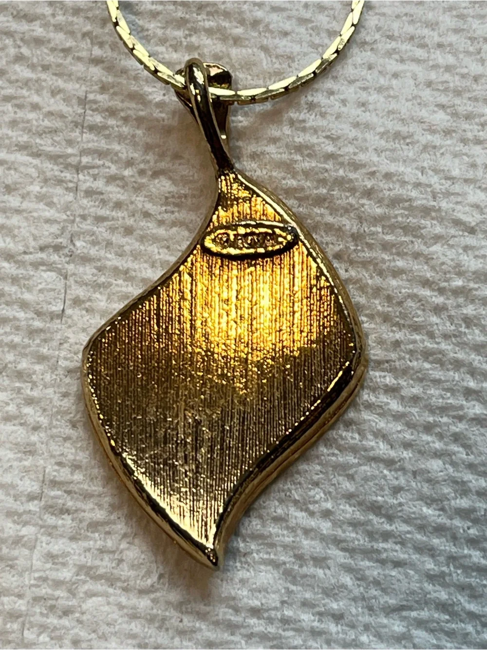 Vintage Royal Goldtone Pendant Necklace with Black and Glitter Accent